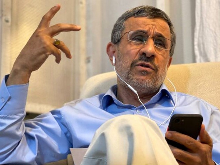 چرا احمدی‌نژاد سکوت کرد؟