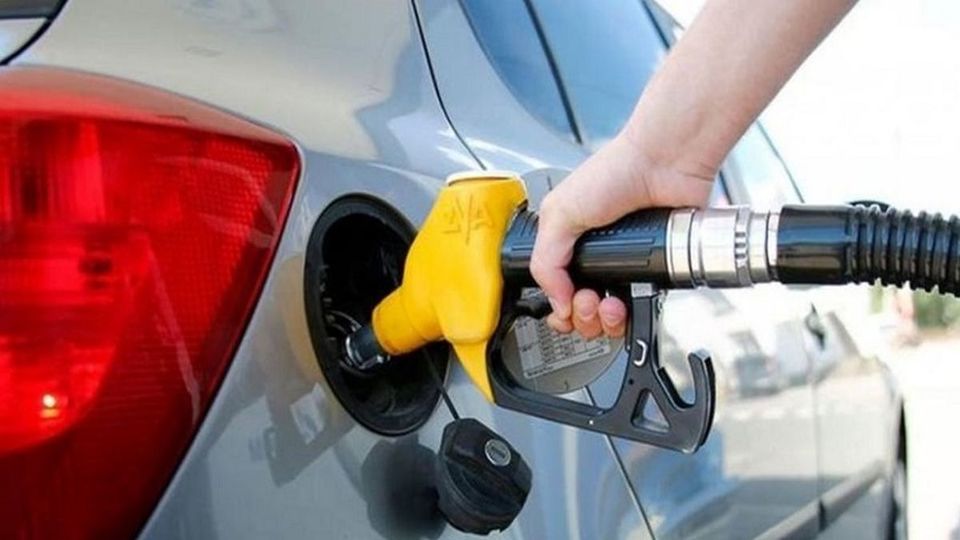 نه دولت و نه مجلس هیچ برنامه‌ای برای افزایش قیمت بنزین ندارند