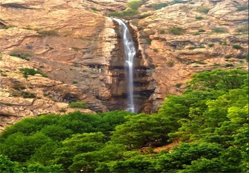 رقص زیبای آبشار بهرام بیگی در دره‌های پر پیچ‌ و خم+تصاویر
