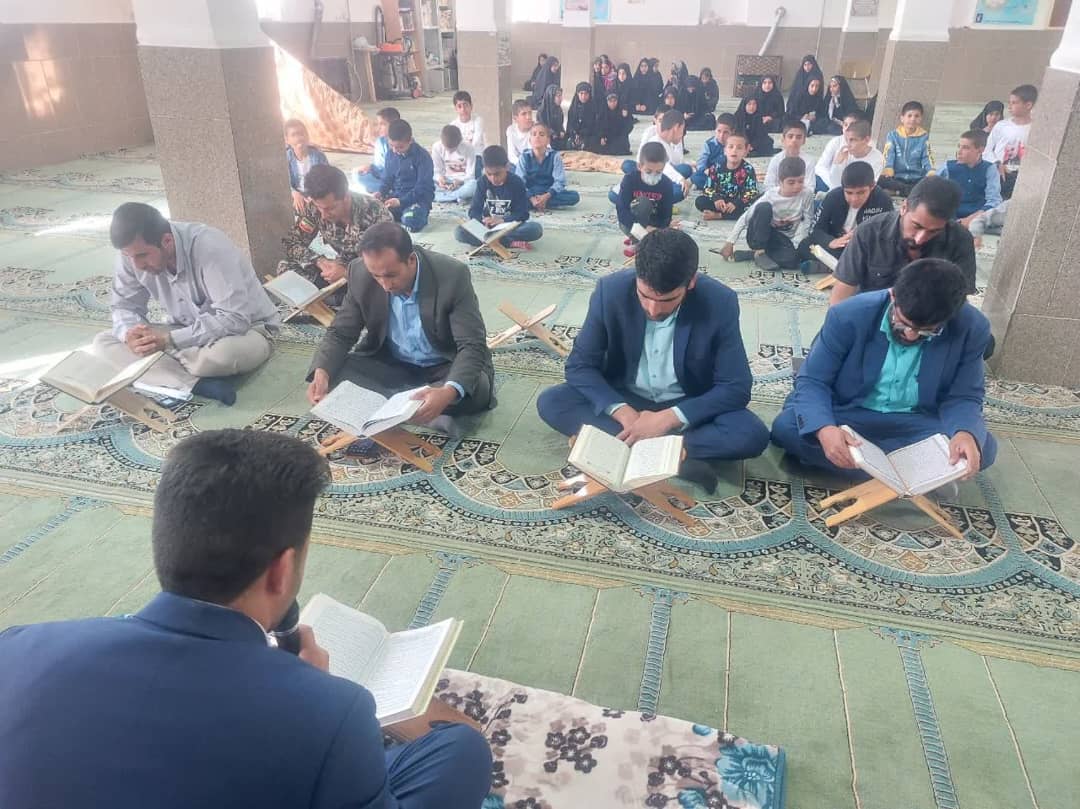 برگزاری محافل انس با قرآن در مدارس شهرستان دنا