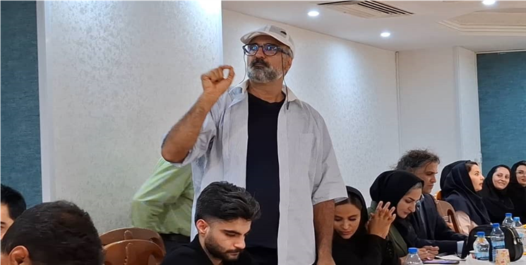 حسن غفاری خطاب  به استاندار: ارزشمندترین سرمایه کهگیلویه و بویراحمد فرهنگ و هنر مردم است/ هنرمندان به جای خلق اثر به فکر معیشت هستند/ جایگاه هنر در استان را تقویت کنید