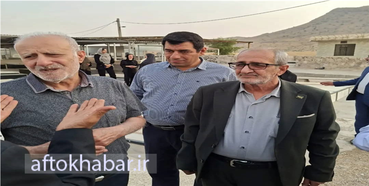 حضور بهرام تاجگردون و اصلاح طلبان بر مزار علی خواجوی