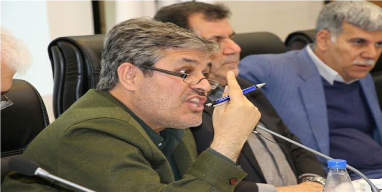 پاسخ تند تاجگردون به یک انتقاد: آنانکه فکر می‌کنند می‌فهمند، نمی‌فهمند!!