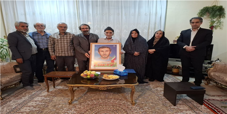 تجلیل اداره فرهنگ و ارشاد گچساران از مقام شهدای هنرمند