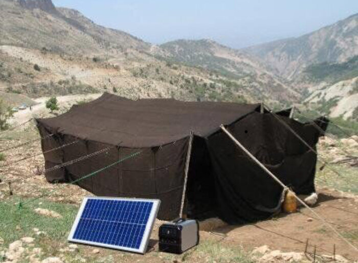 توزیع ۱۱۵۰ دستگاه پنل خورشیدی بین عشایر استان