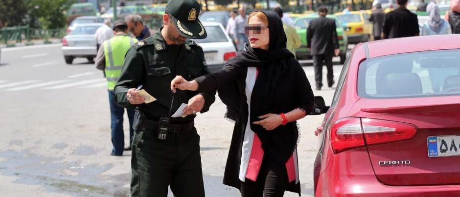اختلاف نظر درباره برخورد پليسي با بدحجابی