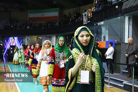 تصاویر | پوشش و استایل جالب زنان در افتتاحیه بازی‌های بین‌المللی نوروز