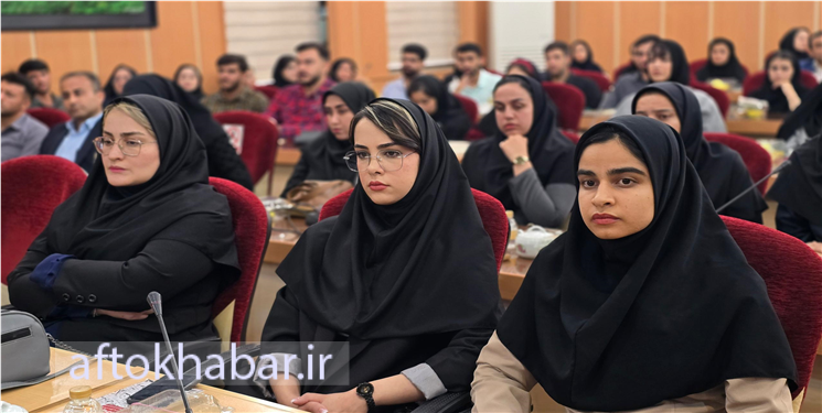 نشست استاندار با نخبگان استان/ رحمانی: نخبگان و تحصیل‌کردگان اصلی‌ترین سرمایه‌های استان هستند/ تصاویر