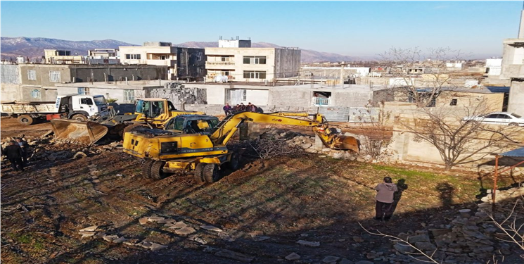 بلوارسازی به بهای بی‌حرمتی به خانواده شهدا؟! / روایت تلخ ساکنان مسیر بلوار ۴۵ متری یاسوج/ فیلم