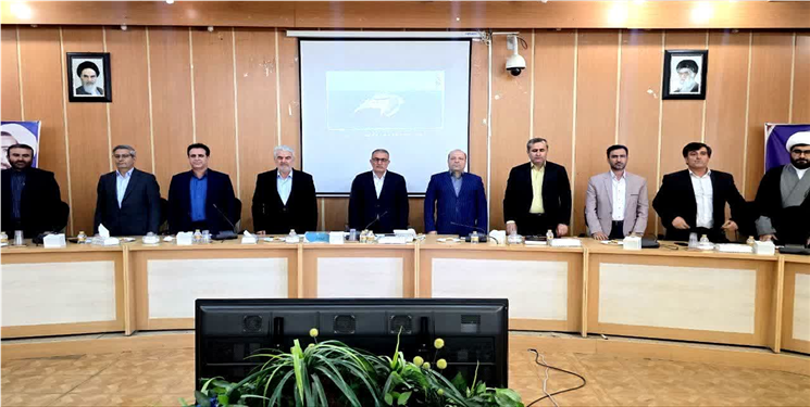 نشست صمیمی استاندار با کارکنان به مناسبت روز کارمند