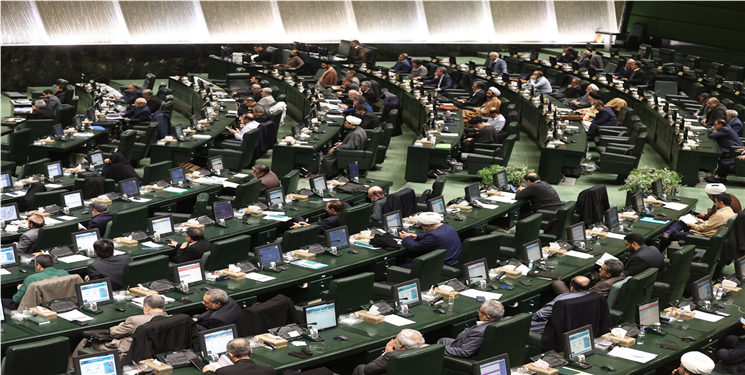 نایب رئیس مجلس: حقوق‌ها ۵۰ درصد افزایش می یابد