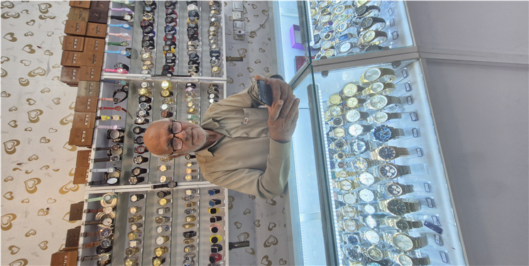 عکس مشهور ۱۹آبان گچساران را چه کسی ثبت کرد؟/ گفت‌وگو با ساعت‌فروشی که عکاسی می‌کرد/ روایت سجادی از قیام ۱۹ آبان گچساران/ انتشار دو عکس منتشر نشده ۱۹آبان برای اولین بار 