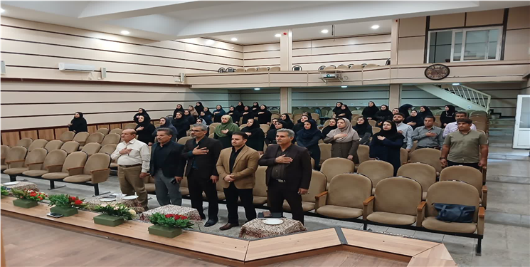 کارگاه توانمندسازی معلمان و مربیان مدارس غیردولتی گچساران با حضور مسئولان استانی برگزار شد 