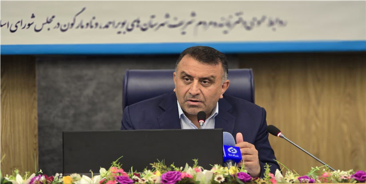 بهرامی در نشست خبری: نماینده مجلس نباید جایگاه دستگاه اجرایی را اشغال کند/ قضاوت باید بر اساس خروجی عملکرد مدیران باشد